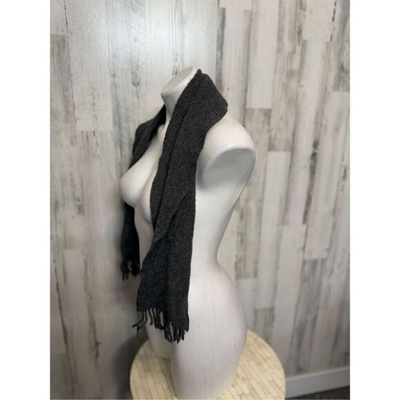 Gray scarf - Picture 2 of 3